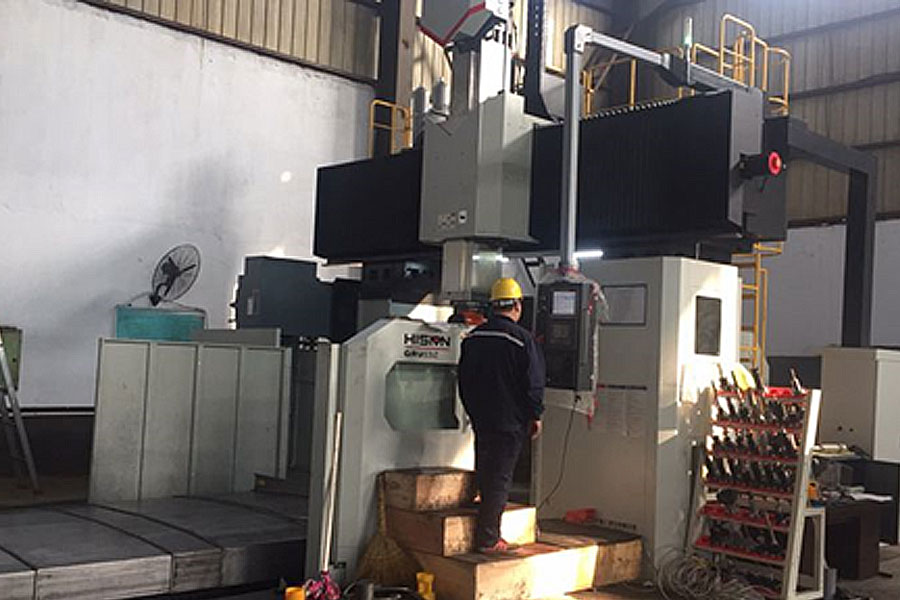 Gantry type machining centres