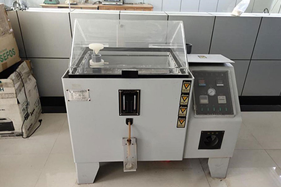 Salt spray testing machine
